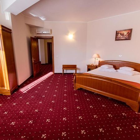 Hotel Amadeus Φωξάνη Εξωτερικό φωτογραφία