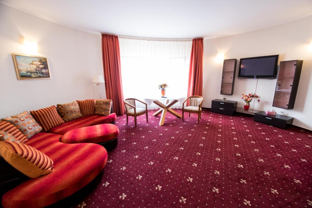 Hotel Amadeus Φωξάνη Εξωτερικό φωτογραφία