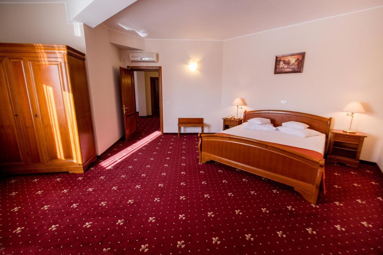 Hotel Amadeus Φωξάνη Εξωτερικό φωτογραφία