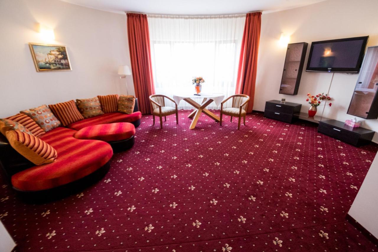 Hotel Amadeus Φωξάνη Εξωτερικό φωτογραφία